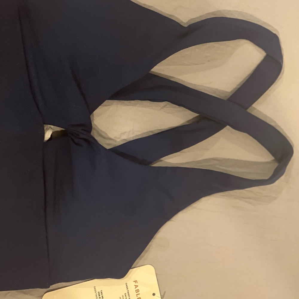 Fabletics Navy Blue Cross-Back Sports Bra Oasis Twist front new with tags